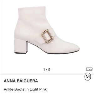 ANNA BAIGUERA Ankle boots.